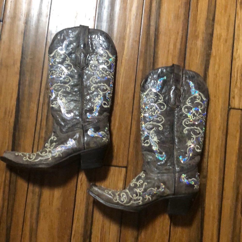 Corral boots